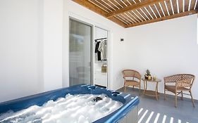 Calma Luxury Studios & Suites