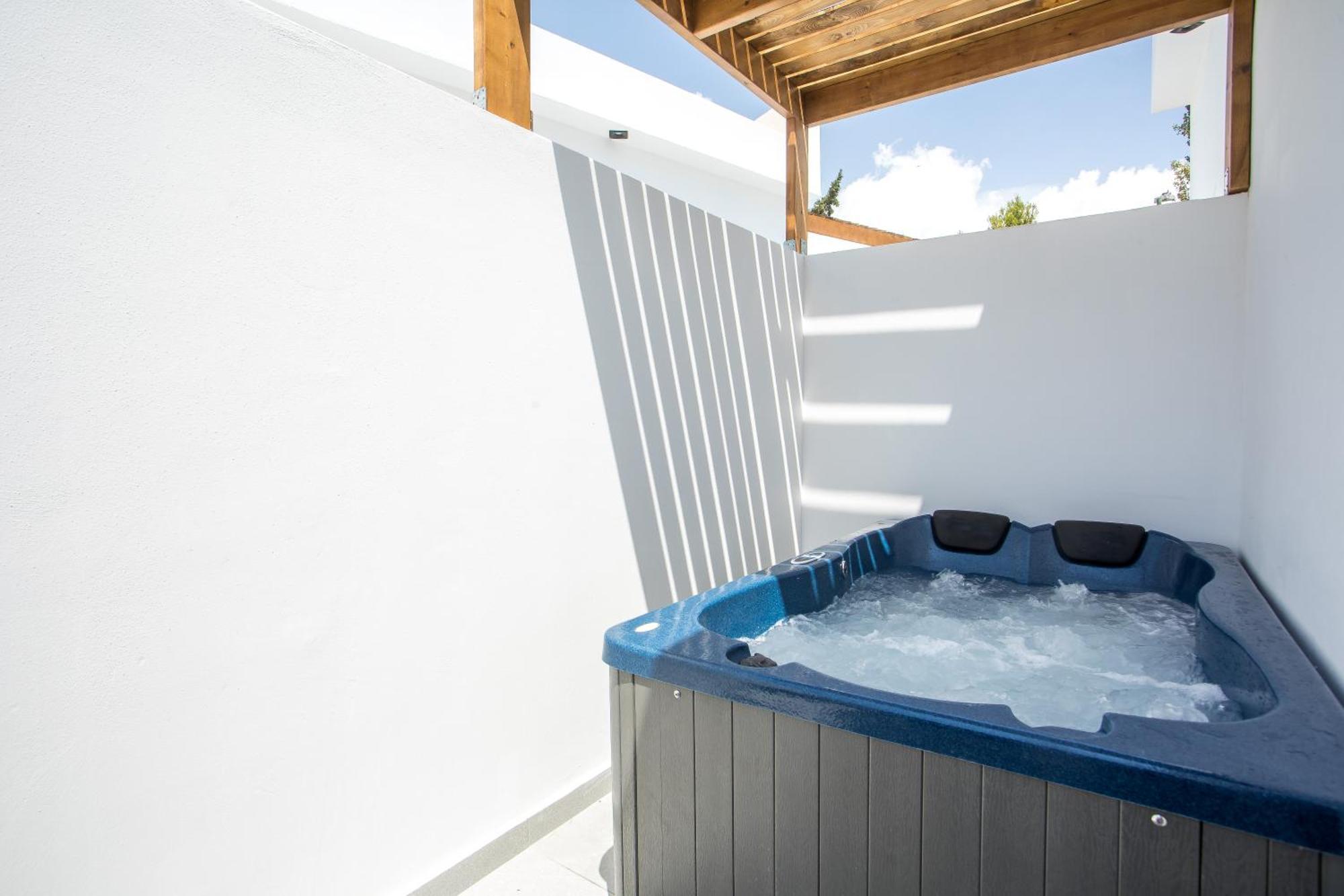 Calma Luxury Studios & Suites Faliraki Extérieur photo