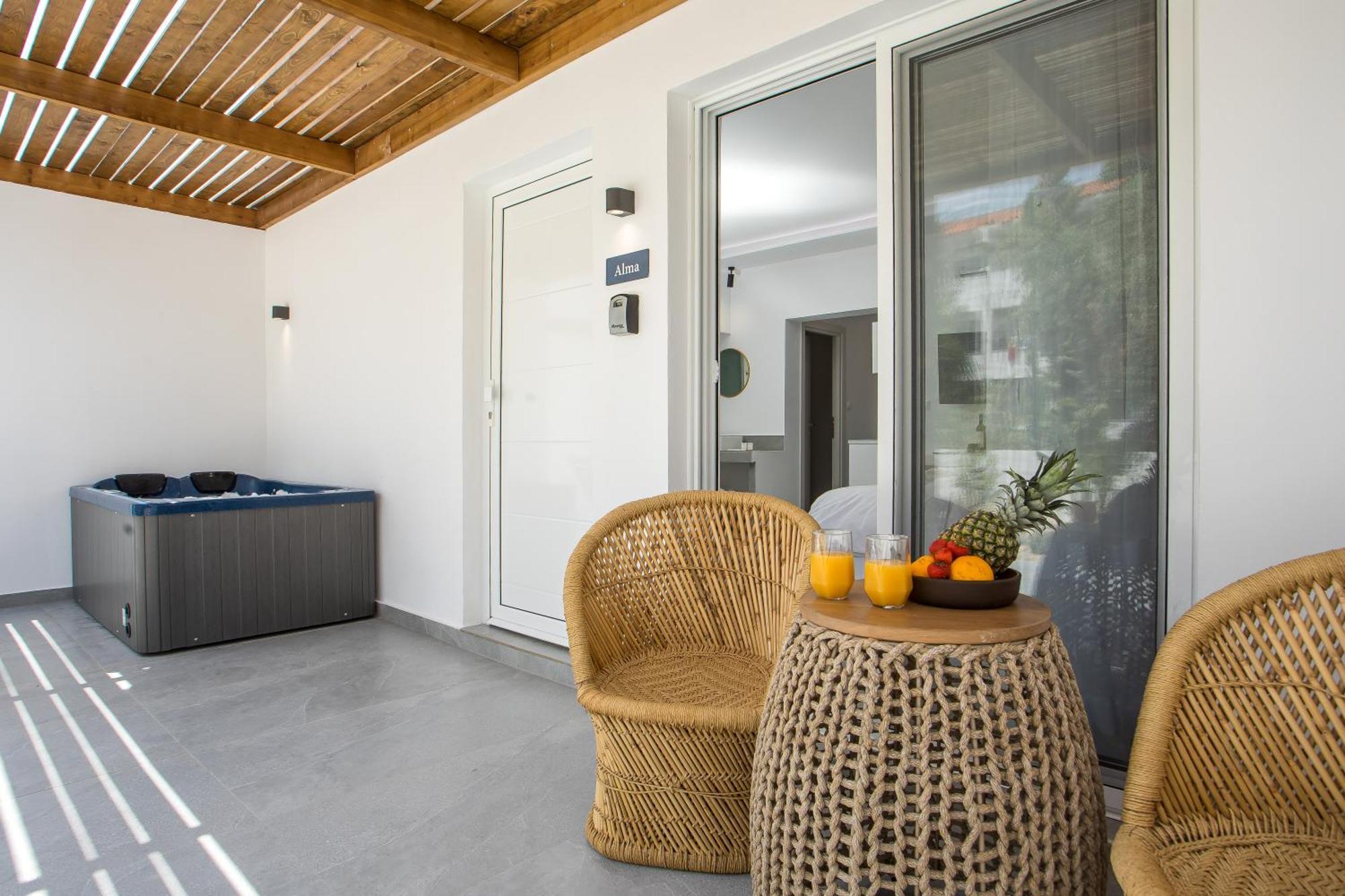 Calma Luxury Studios & Suites Faliraki Extérieur photo