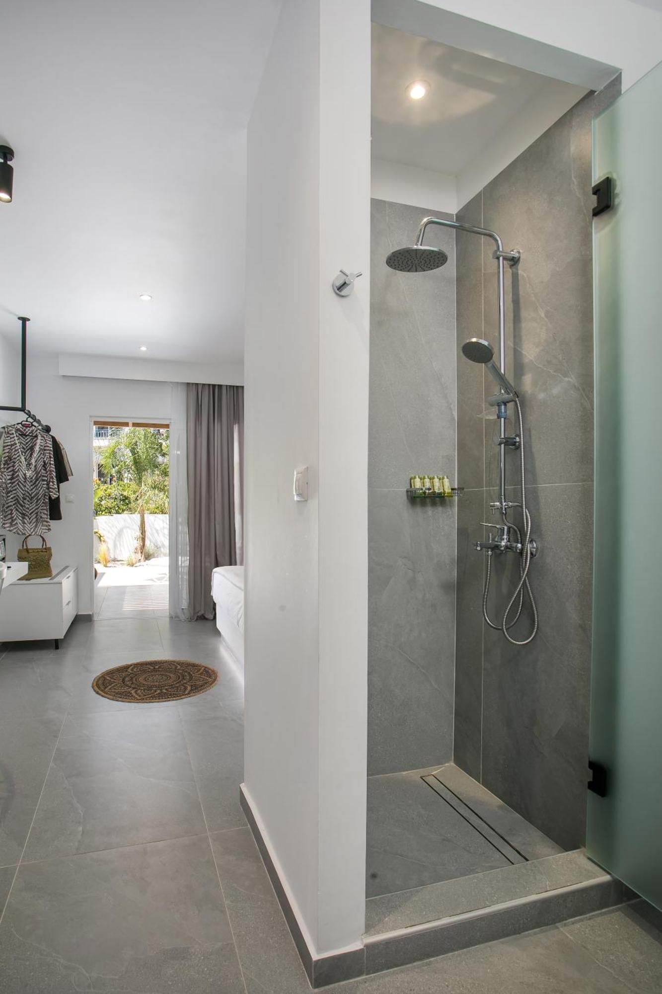 Calma Luxury Studios & Suites Faliraki Extérieur photo