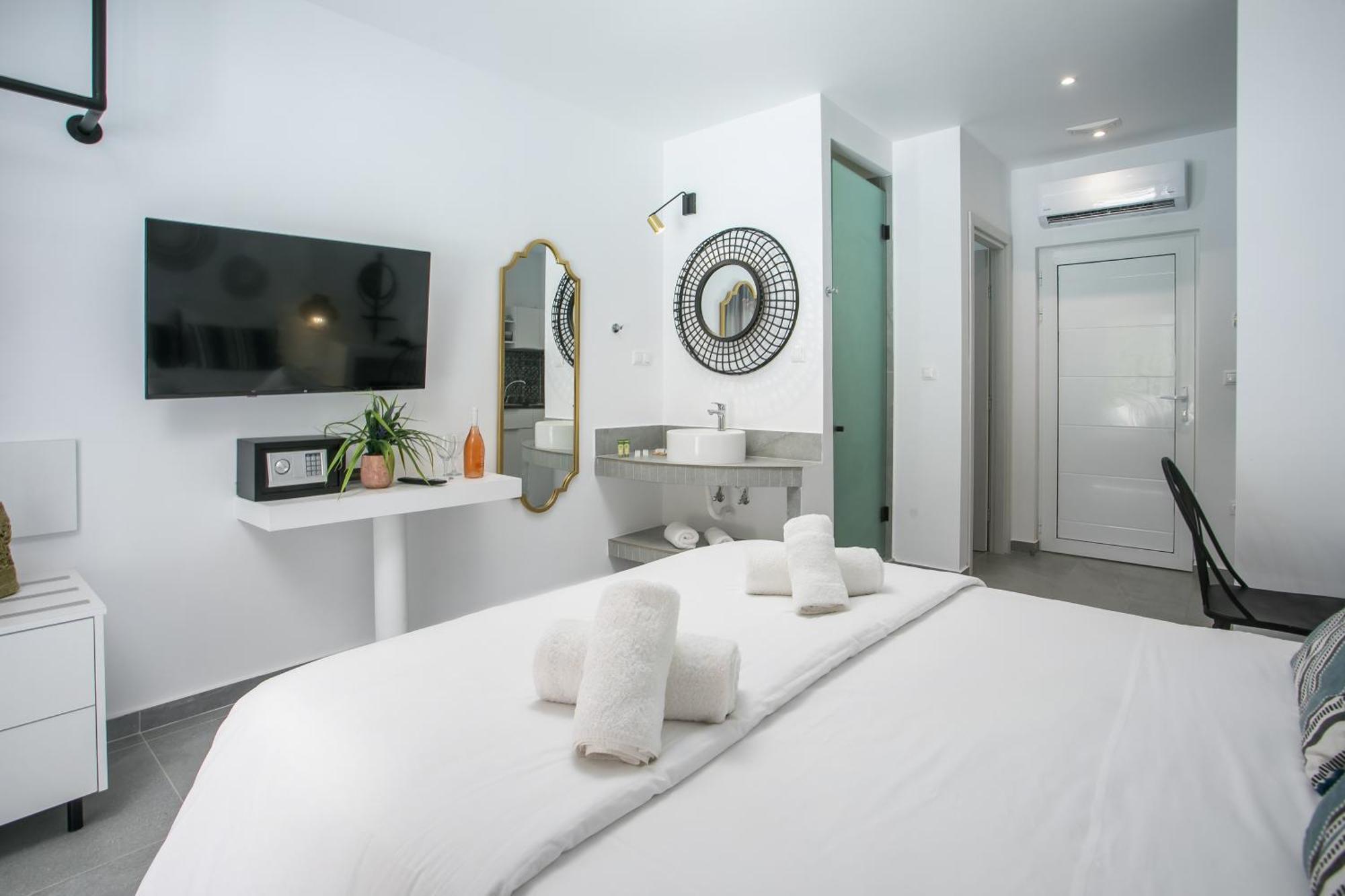 Calma Luxury Studios & Suites Faliraki Extérieur photo