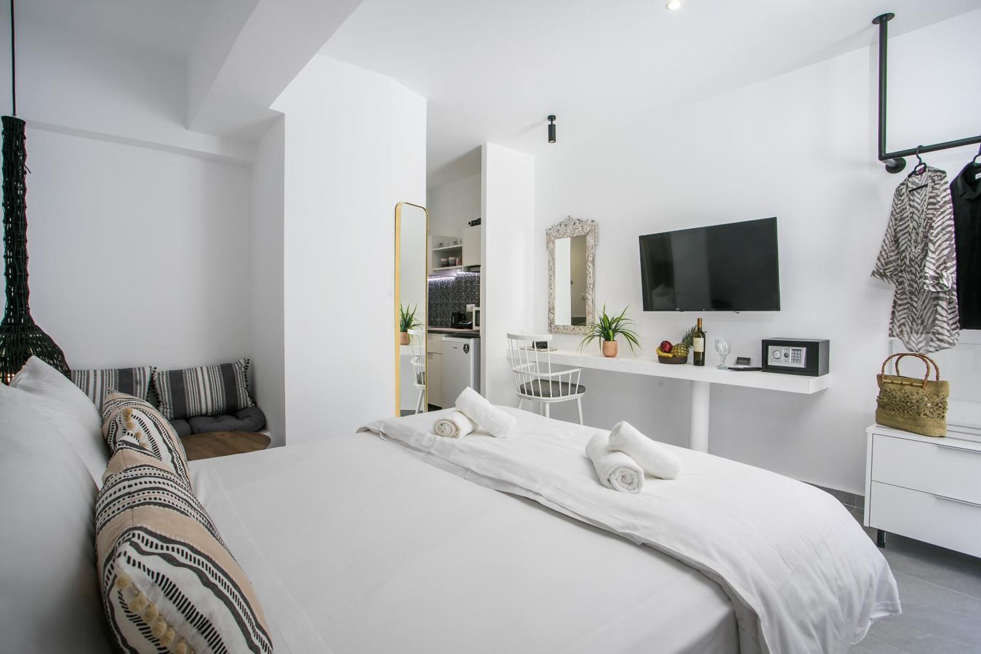 Calma Luxury Studios & Suites Faliraki Extérieur photo