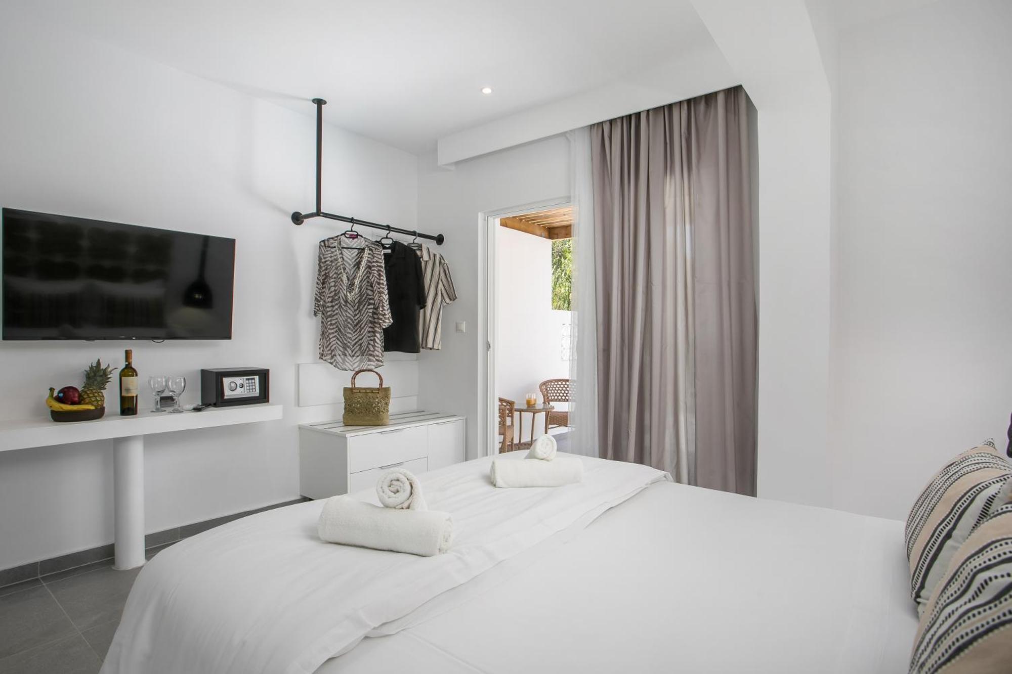 Calma Luxury Studios & Suites Faliraki Extérieur photo