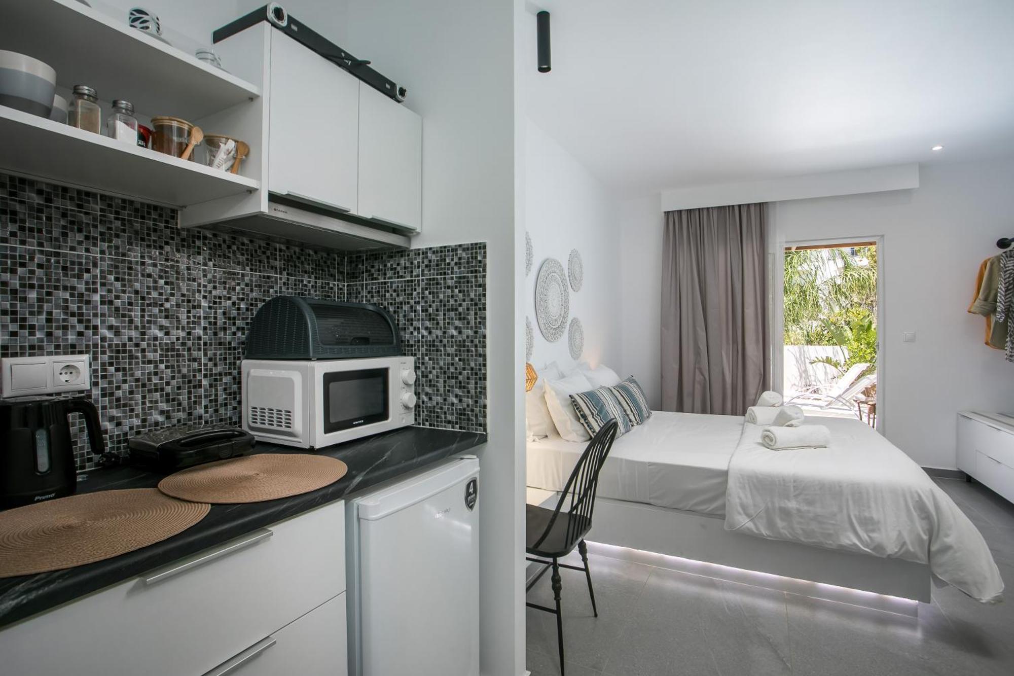Calma Luxury Studios & Suites Faliraki Extérieur photo