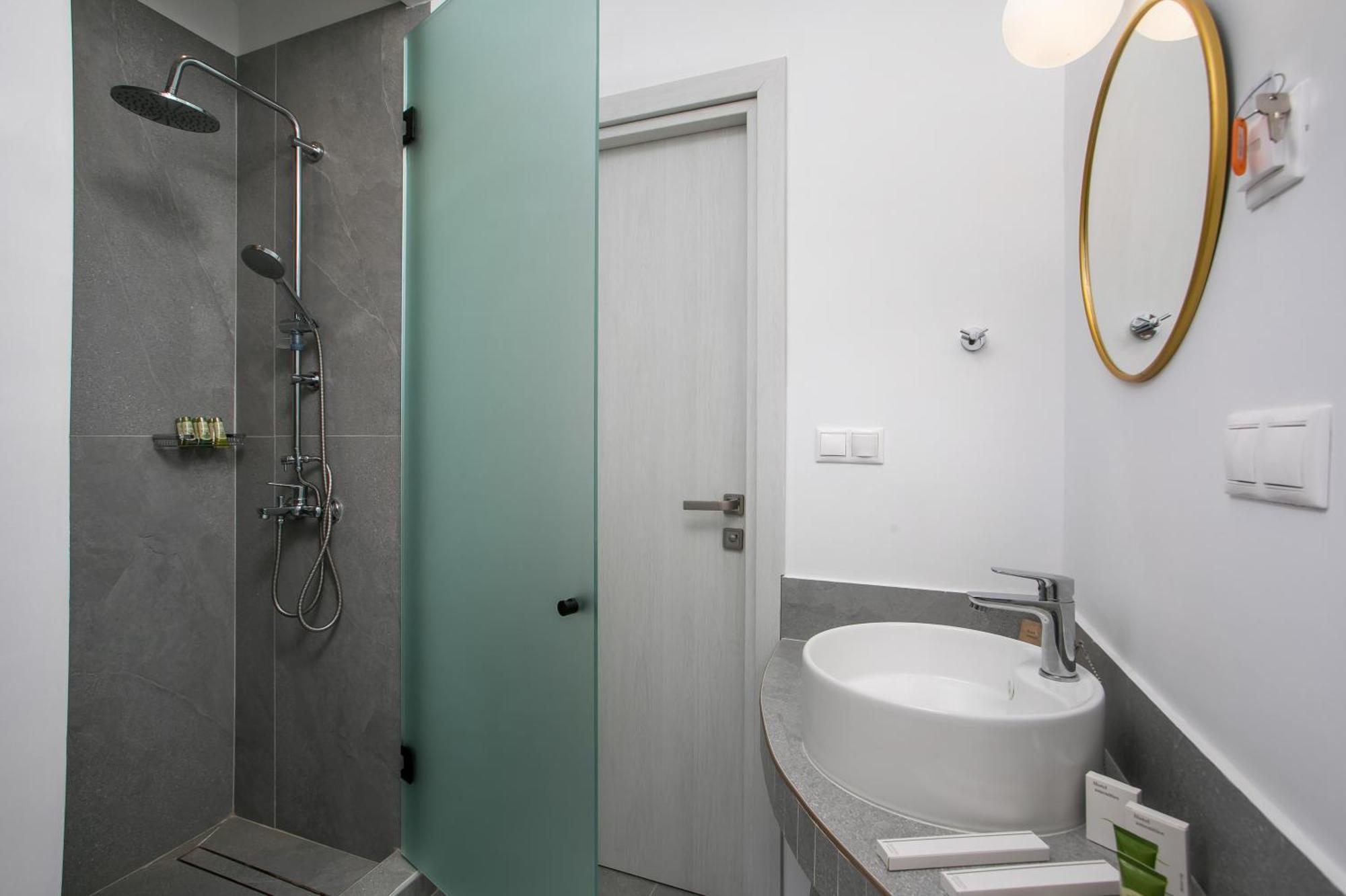 Calma Luxury Studios & Suites Faliraki Extérieur photo