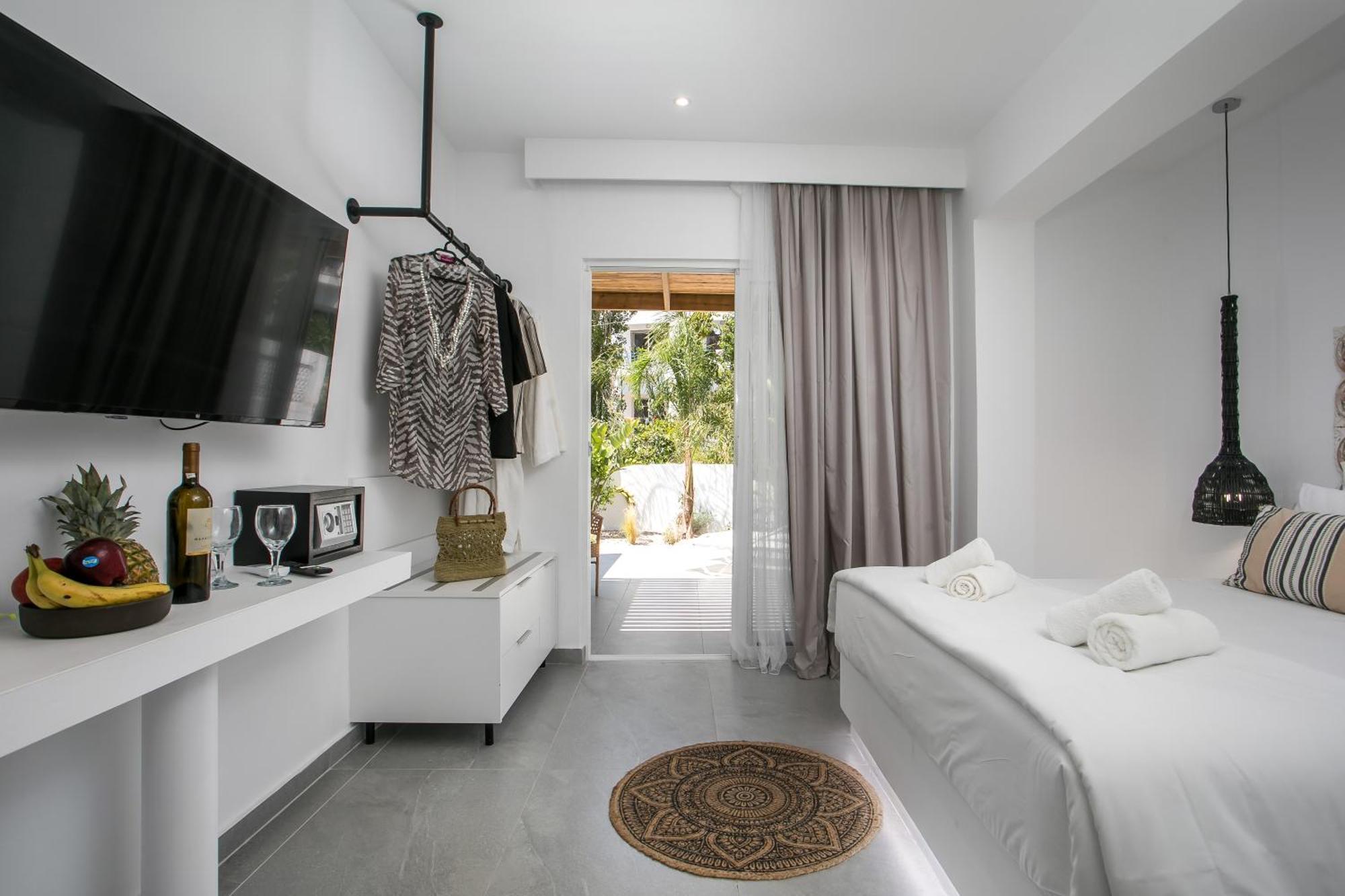 Calma Luxury Studios & Suites Faliraki Extérieur photo